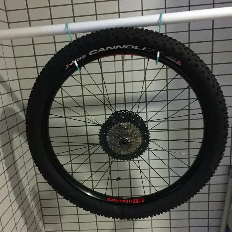 タイヤを吊り下げ