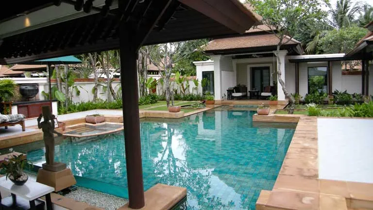 ヴィラのプール